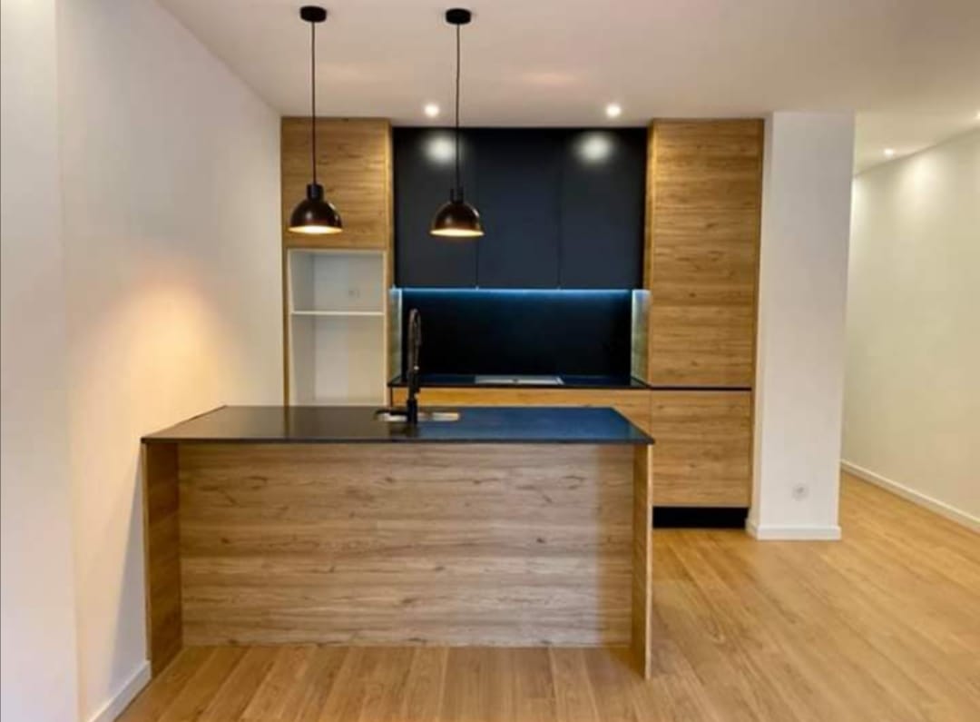 MDI160001-Cozinha-com-Iha-em-Madeira-1-Moveis-Dias.jpeg